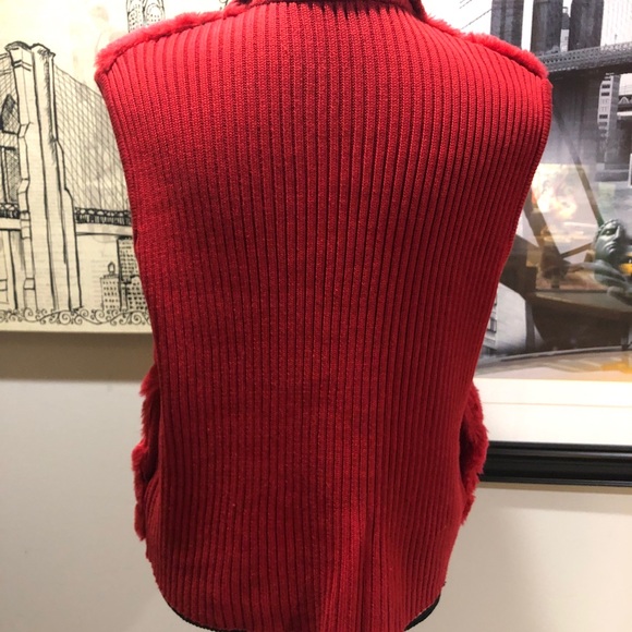 EUC Women’s Vintage Red Fur Vest - Picture 4 of 5